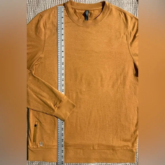 Vuori Performance Crewneck L Camel Stretch Pullover V224 - Picture 7 of 11